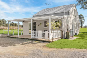 Madigan Cottages - Settlers Cottage, Lovedale